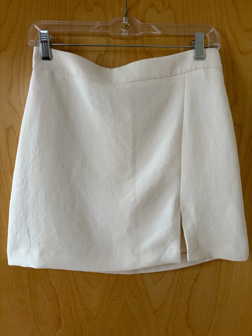 Aritzia Wilfred Women’s Cream Mini Skirt